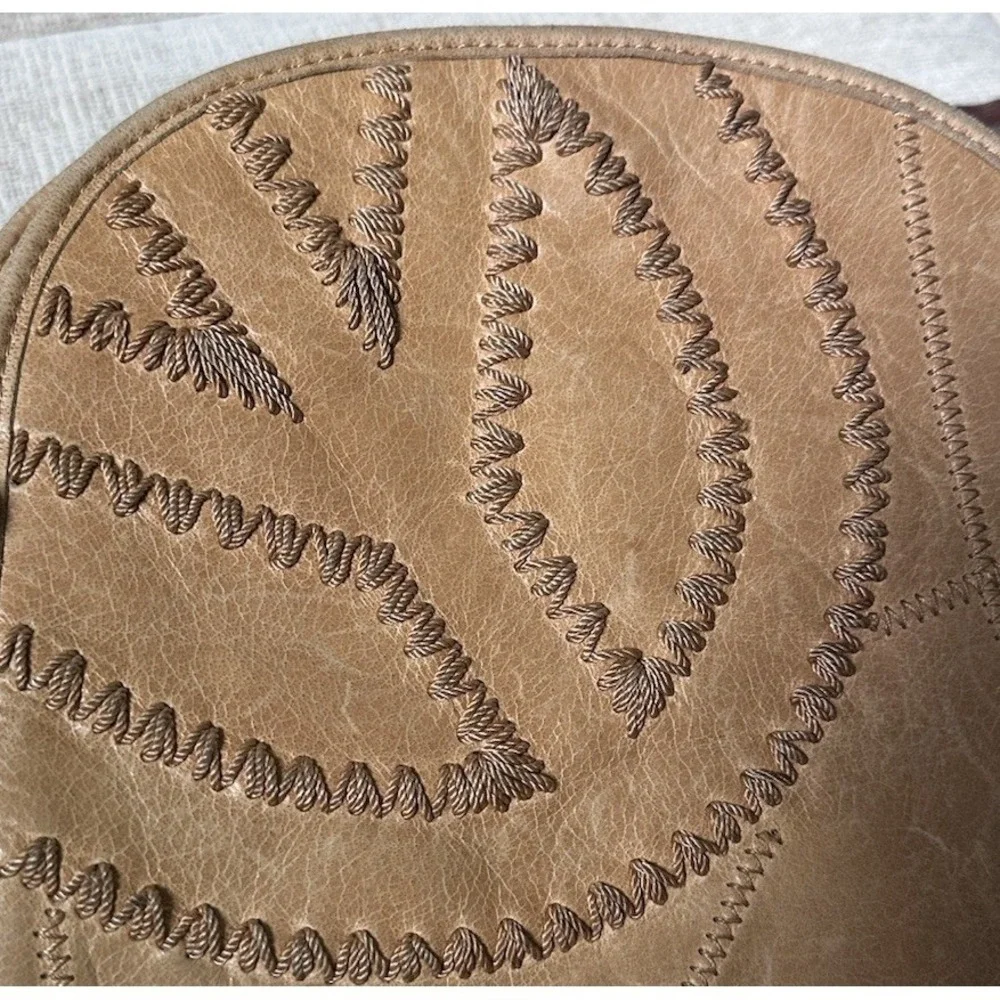 The Sak Crossbody Purse Tan Leather Embroidered Peace Sign Saddle Bag Boho